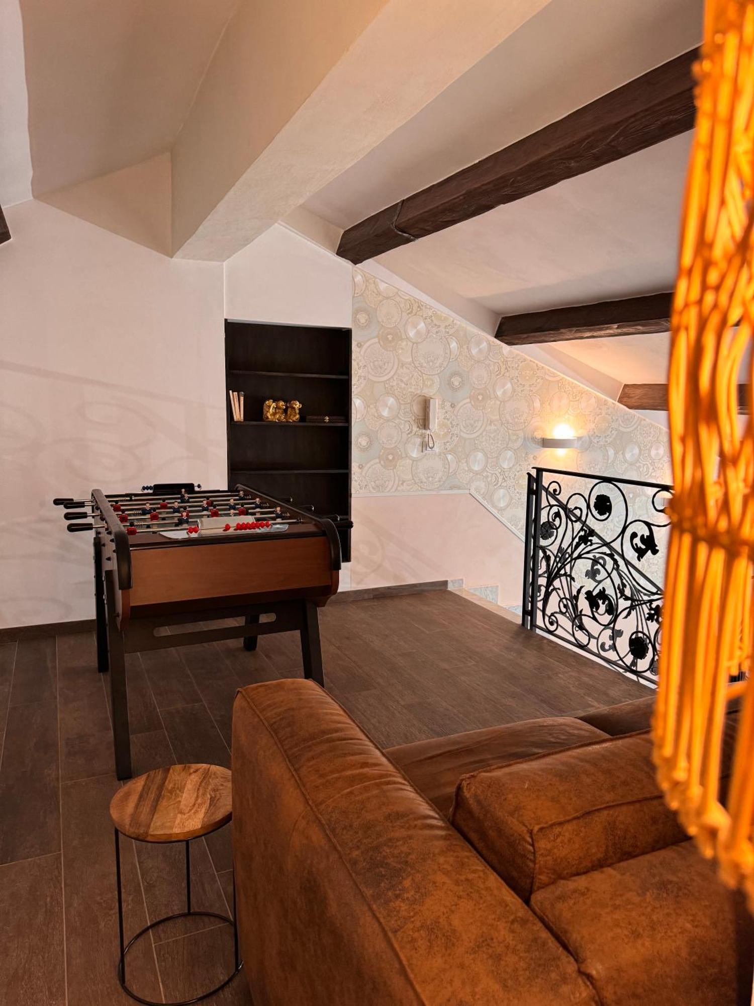 Marbleapartment Apartment Rom